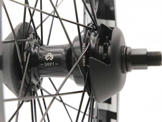 Éclat Bondi Logo / Shift Rear Wheel – LHD