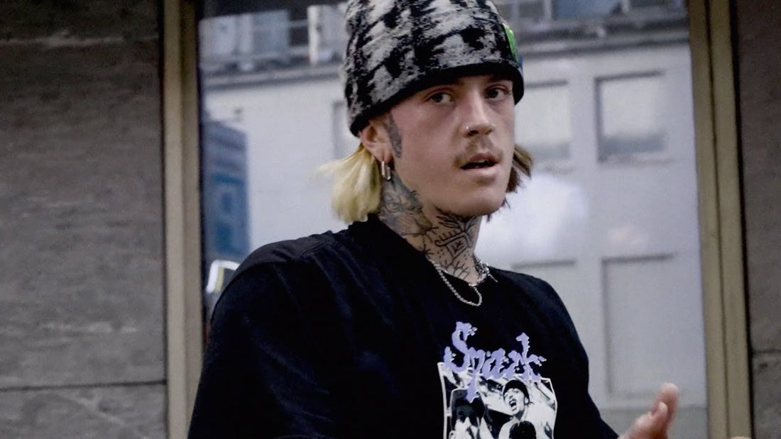 Felix Prangenberg riding his Wethepeople Pathfinder