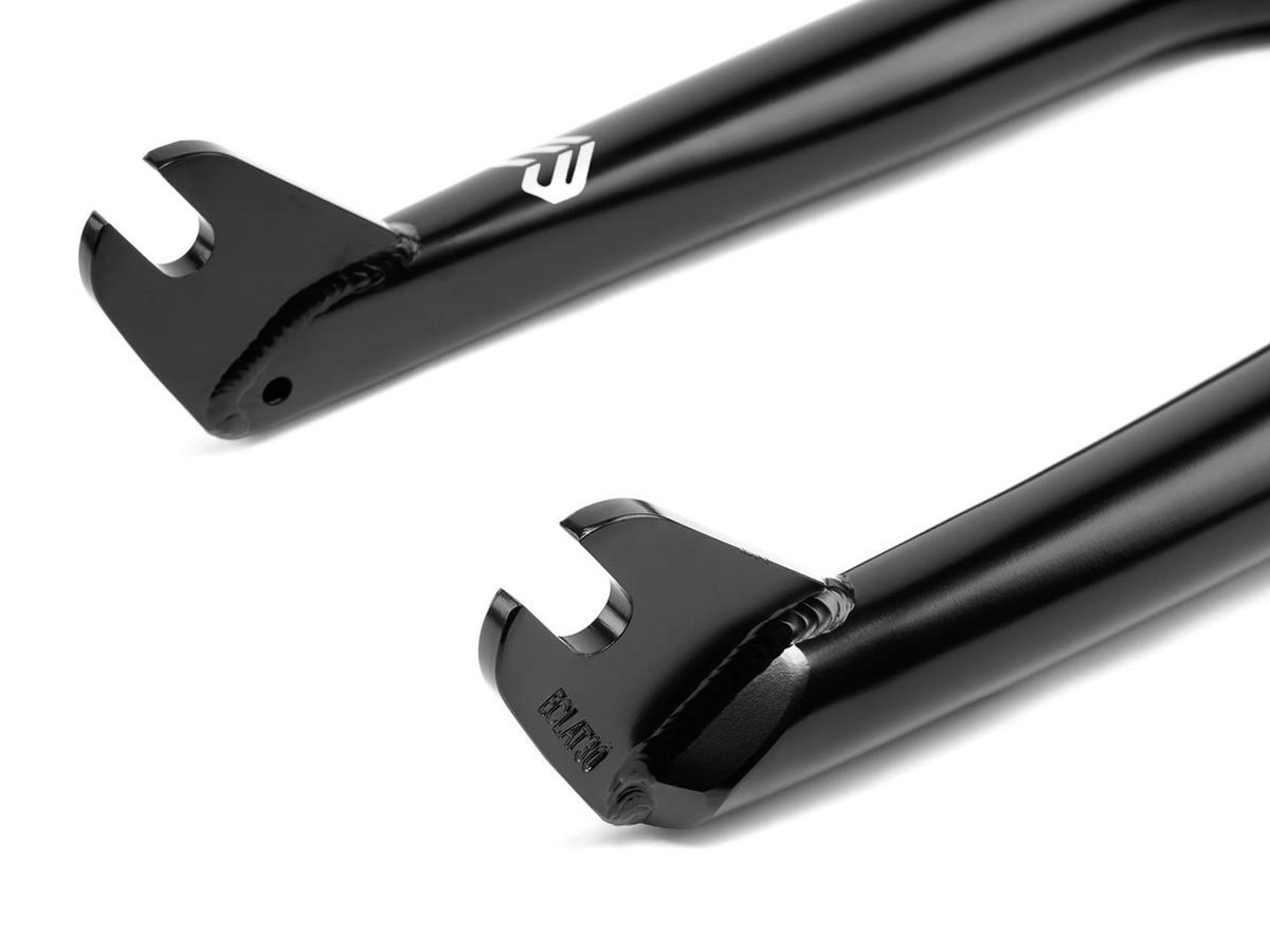 Éclat Storm Fork – Black / 20" - S/T: 1 1/8 X 170 mm O/Set: 30 mm Ax:3/8