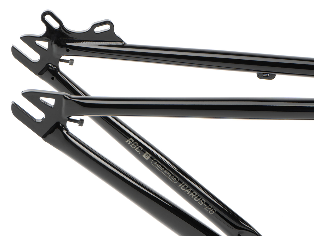 Radio Icarus 26 Frame – Black / Wh: 26" - Tt: 22.8"