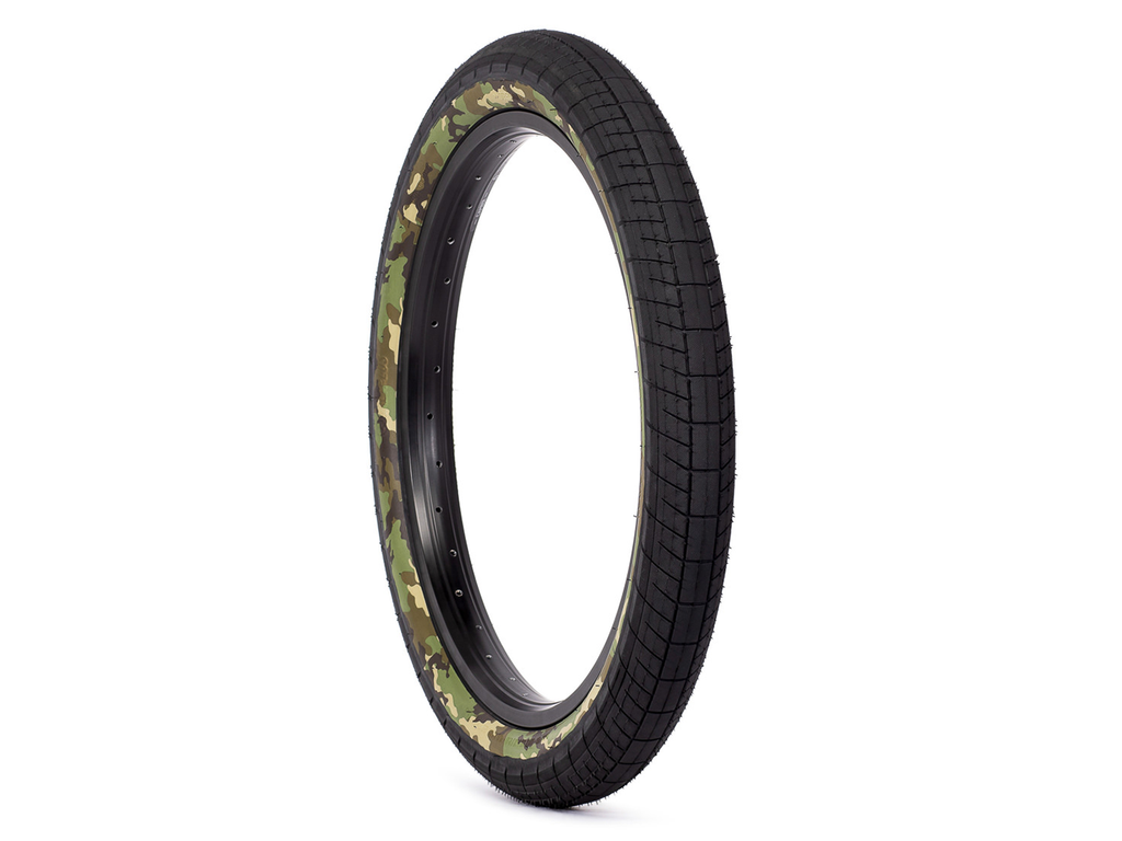 SaltPlus Sting Tyre – Black/Forest Camo Wall / 20 X 2.35"