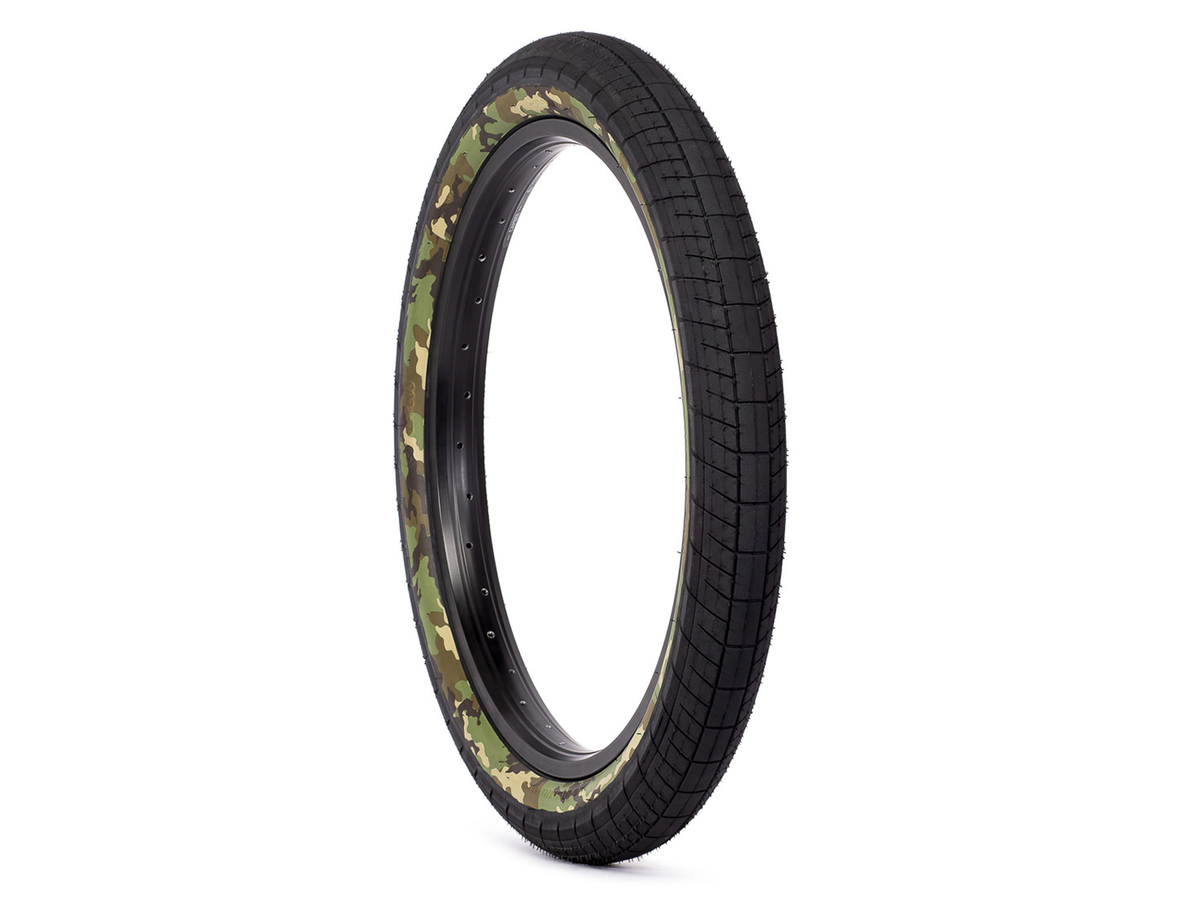 SaltPlus Sting Tyre – Black/Forest Camo Wall / 20 X 2.35"