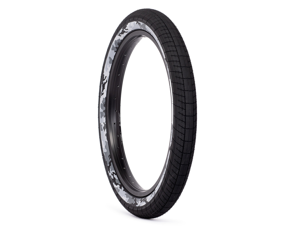 SaltPlus Sting Tyre – Black/Snow Camo Wall / 20 X 2.35"