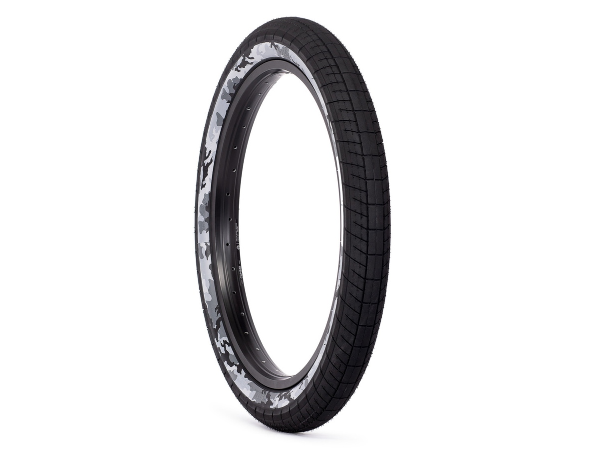 SaltPlus Sting Tyre – Black/Snow Camo Wall / 20 X 2.35"